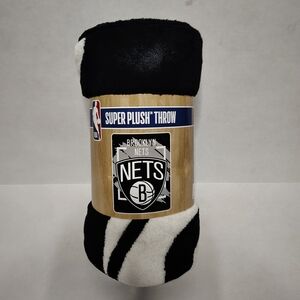 Brooklyn Nets Black White Super Plush Throw Size 46inx60in 100% Polyester New